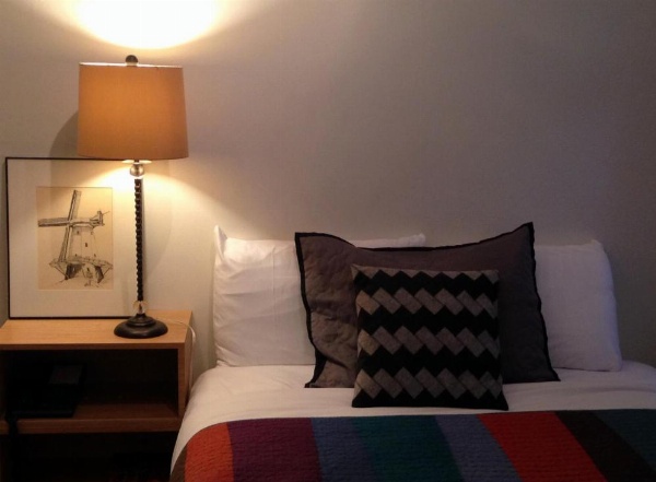 Touchstone Hotel - City Center image 11